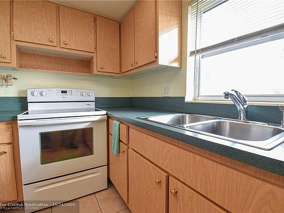 5th image of 2769 Ashley Dr W