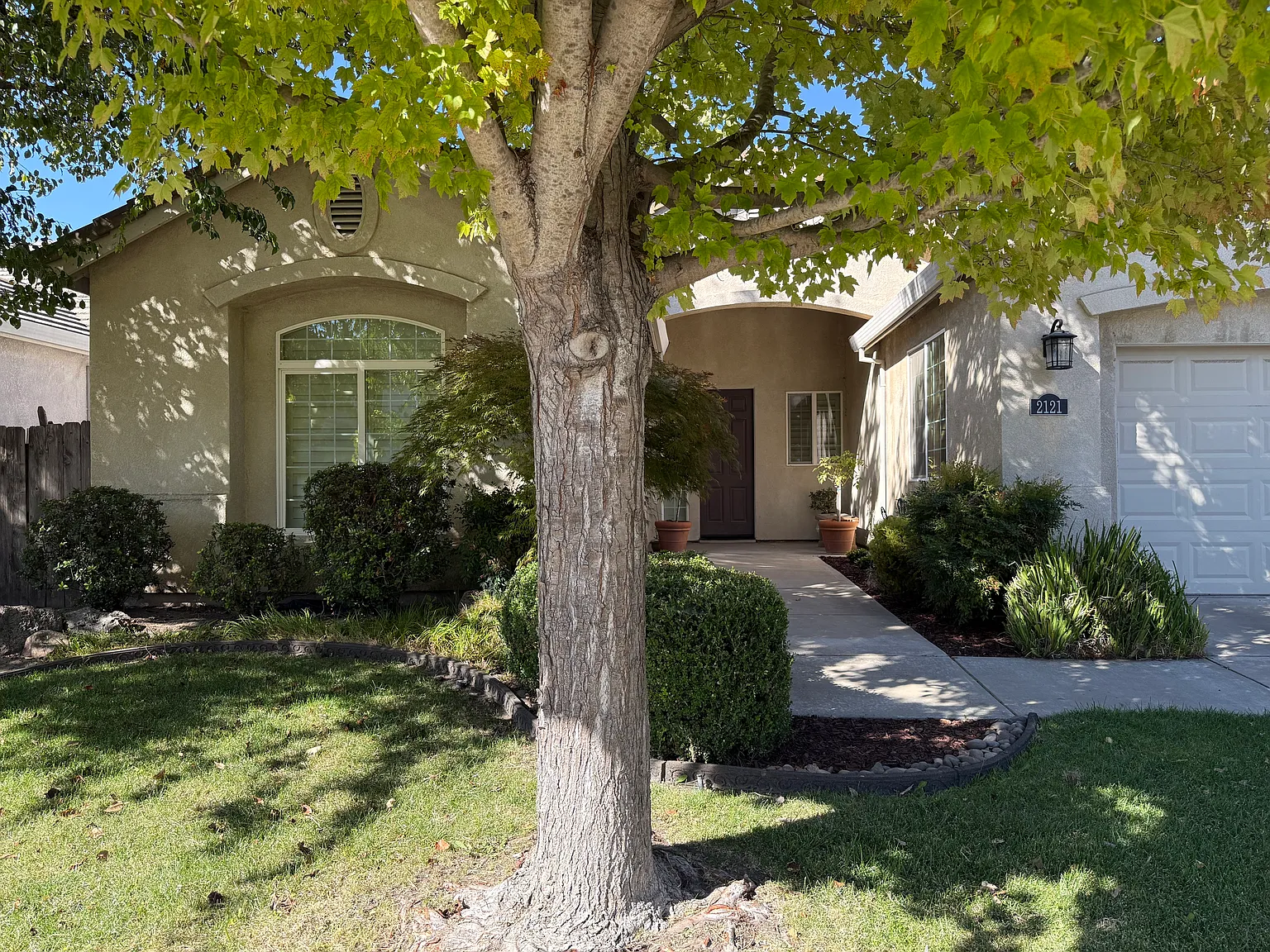 4 bed, 2095 sqft, $2,995 — Photo 2