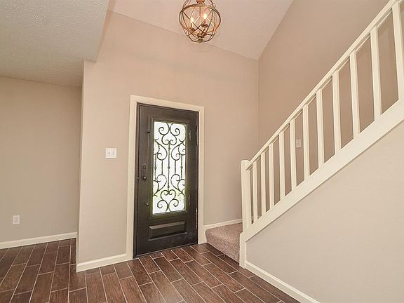 5th image of 2819 Pepper Wood Dr