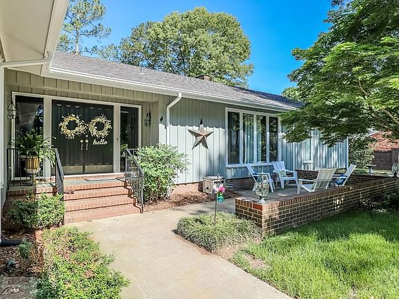 2nd image of 211 Walnut Creek Dr