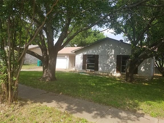 2nd image of 417 Hastings Dr