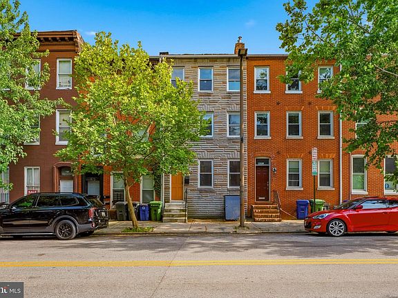 2nd image of 877 W Lombard St