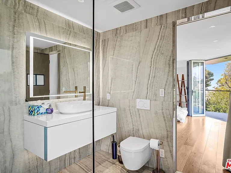 9400 Readcrest Dr — Photo 14
