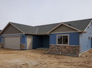 1608 Hurst Castle Rd, Saint Cloud, MN 56303