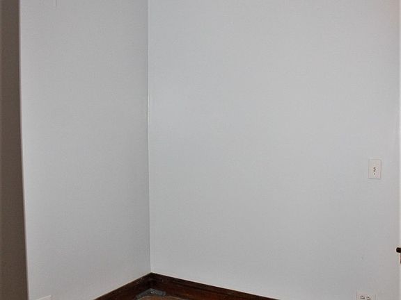 3rd image of 6753 S Artesian Ave #1