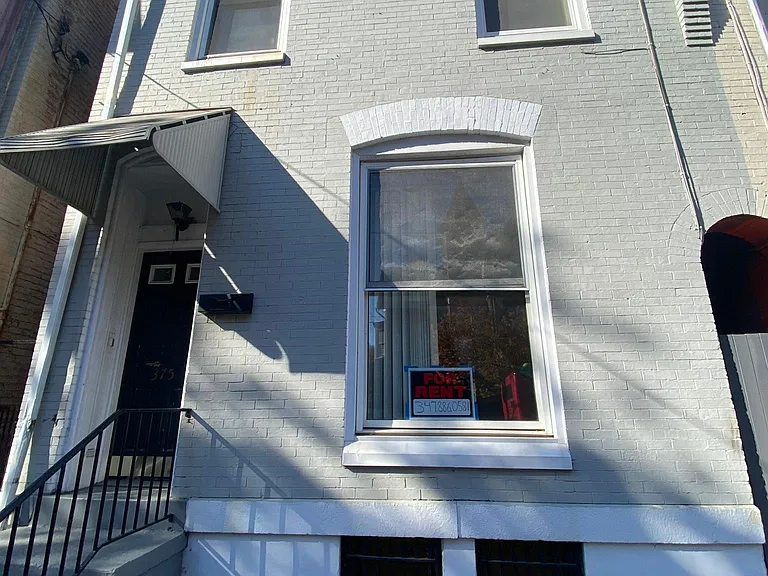 375 N 8th St — Photo 2