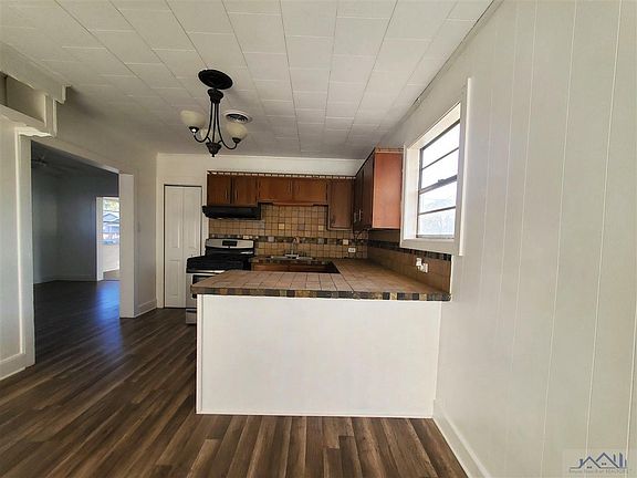 5th image of 8617 E Park Ave