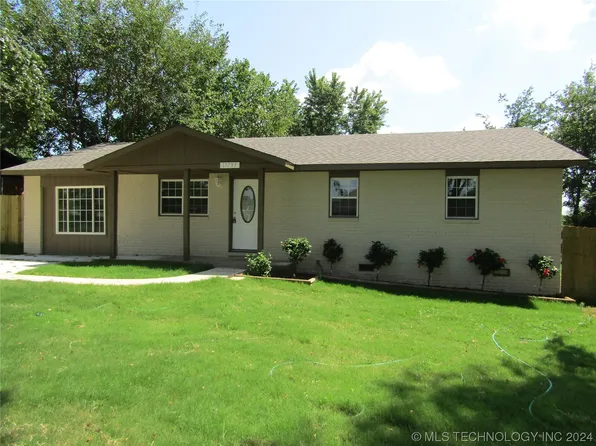 17793 W Jones Rd, Tahlequah, OK 74464