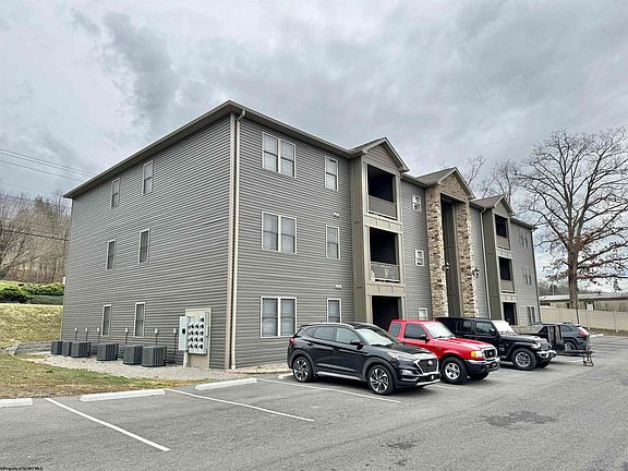 4th image of 21 Greentree Vlg