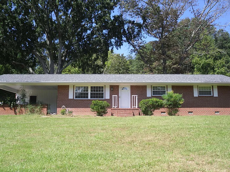 983 E Valley Dr — Photo 16