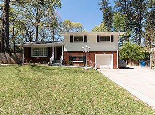 3033 McKenzie Dr, East Pt, GA 30344