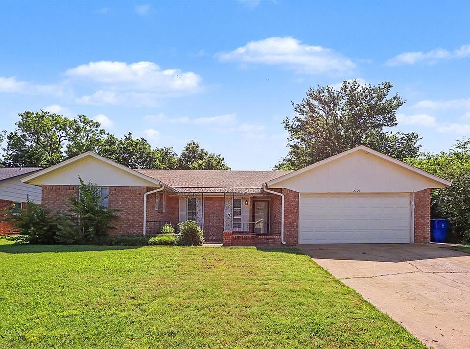 1st image of 2721 Forest Oaks Cir