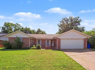 2721 Forest Oaks Cir, Norman, OK 73071