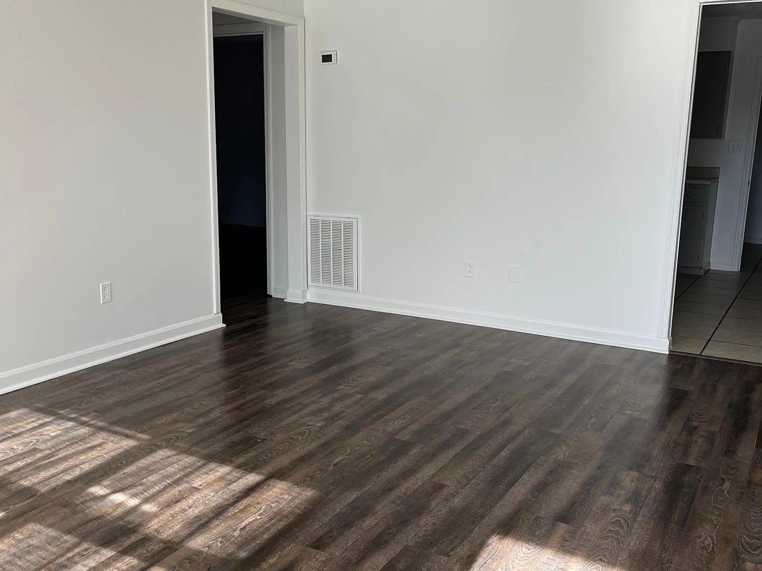 2 bed, 1000 sqft, $1,100 — Photo 1