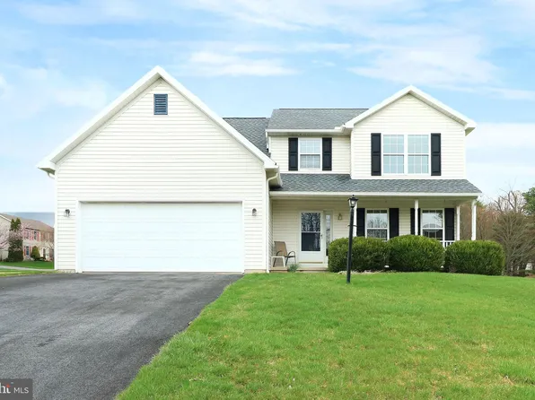 200 Doubletree Pl, Port Matilda, PA 16870