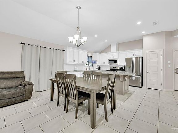 5th image of 401 S Templo Dorado St
