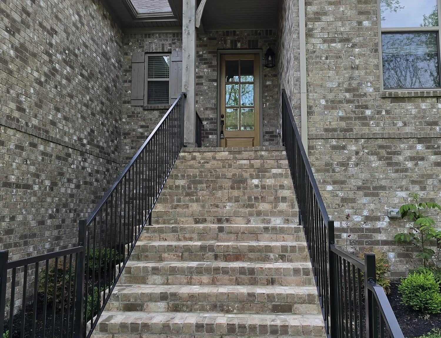 3122 Burts Xing — Photo 2
