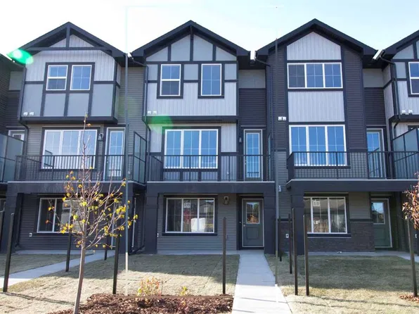16 E Sundown Pl, Cochrane, AB T4C 2T3