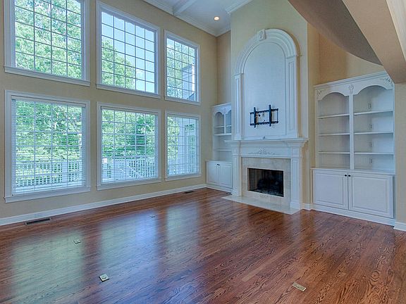 5th image of 904 Westmoreland Blvd