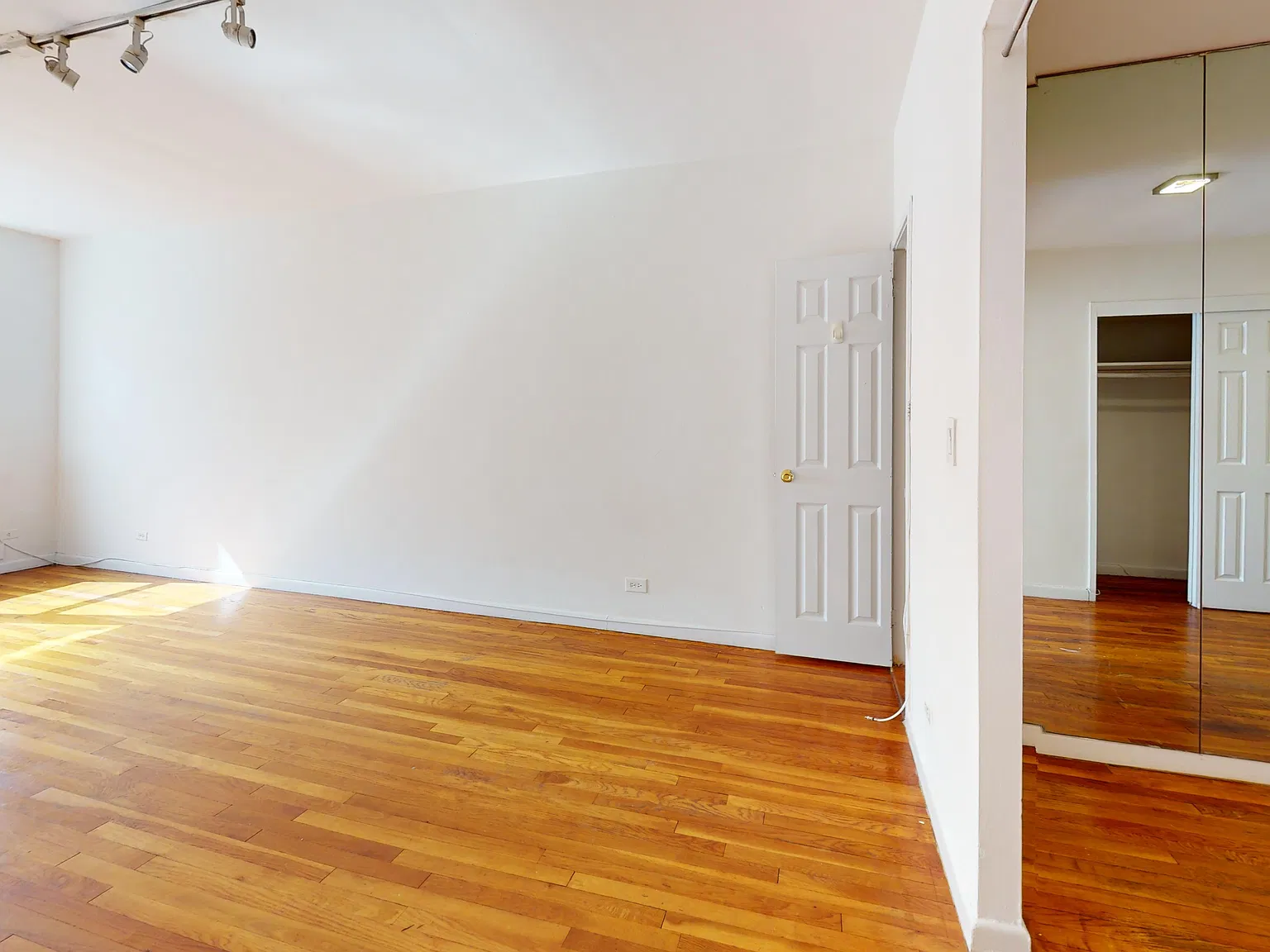 347 East 51st Street — Photo 4