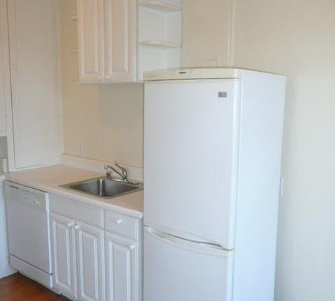 2nd image of 1895 Chestnut St APT 1