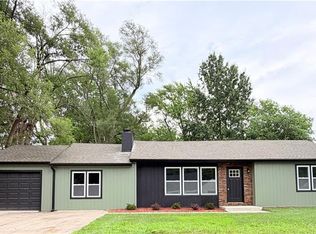605 NE Douglas St, Lees Summit, MO 64063