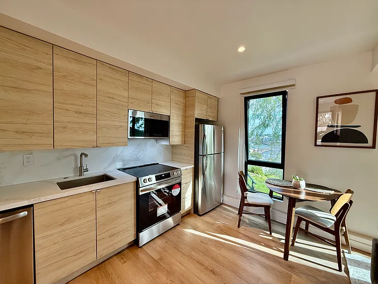 2375 Vancouver Ave #1 — Photo 6