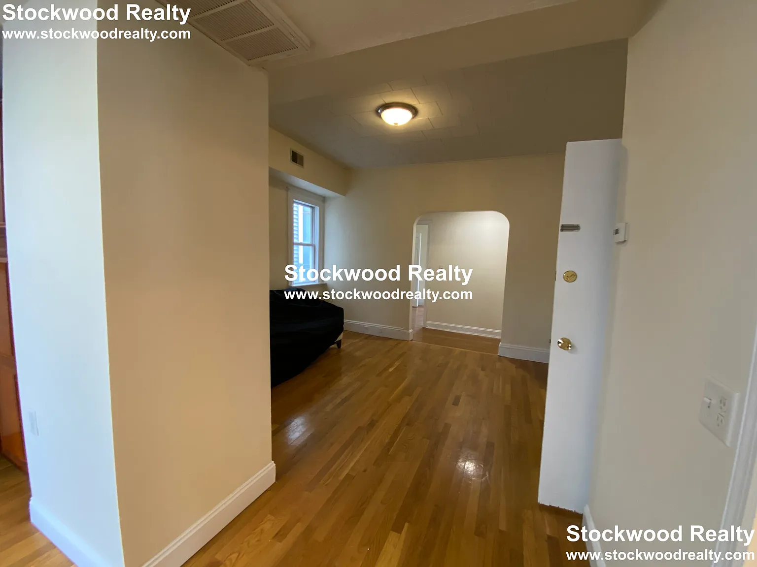 3 bed, $4,200 — Photo 1