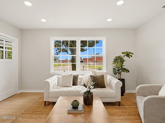 5th image of 4609 CAMBRIDGE Road