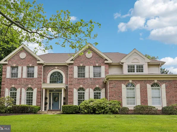 79 Milbob Dr, Ivyland, PA 18974