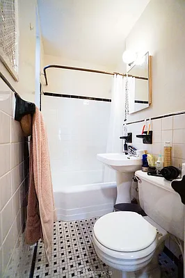 Rented by City Connections Realty | media 20