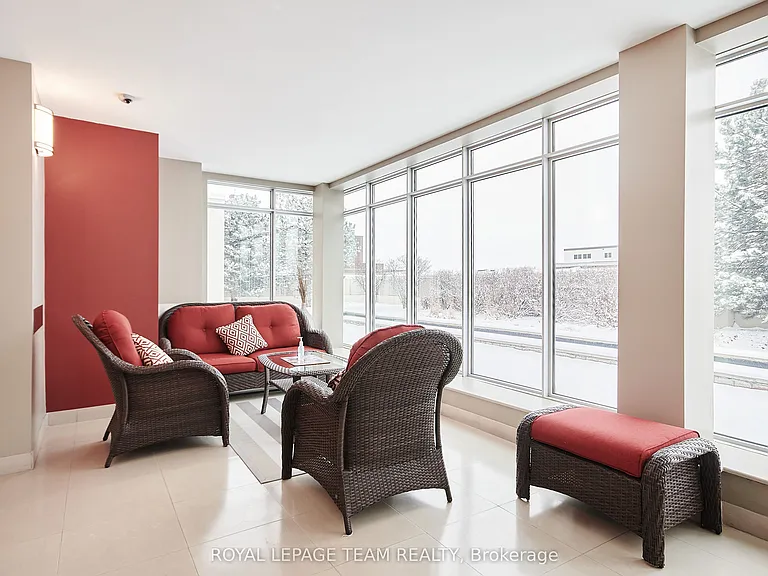 138 Somerset St W #911 — Photo 14
