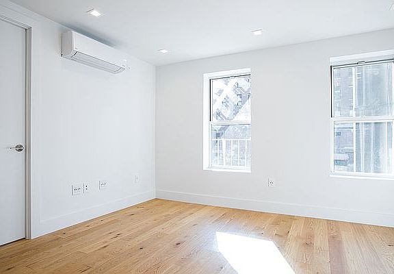 4th image of 90 Atlantic Ave #20