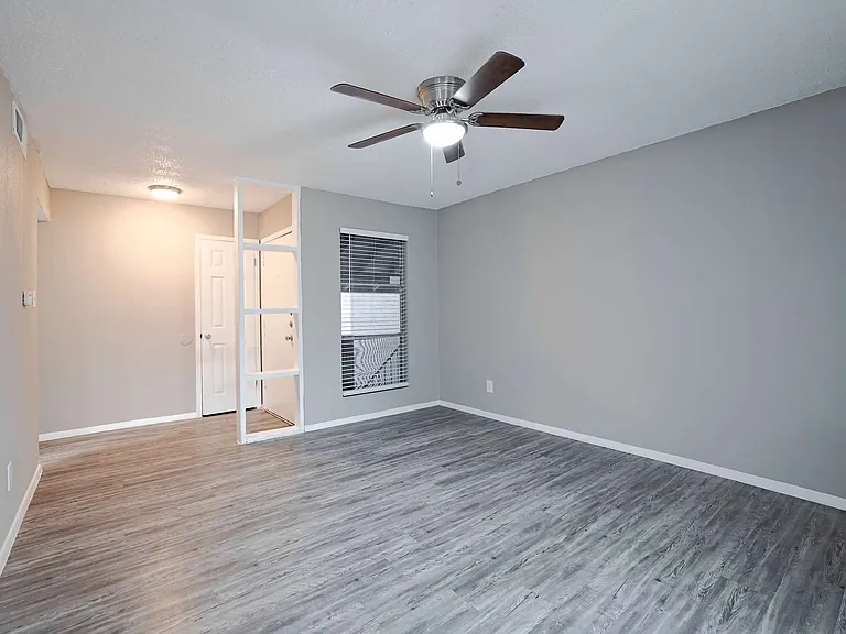 Maxton West Apartment Homes — Photo 78
