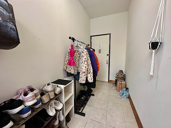 4th image of 244 W 109th St #F