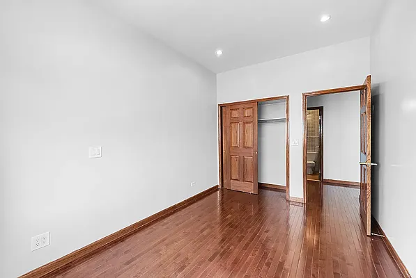 Rented by REAL New York | media 21