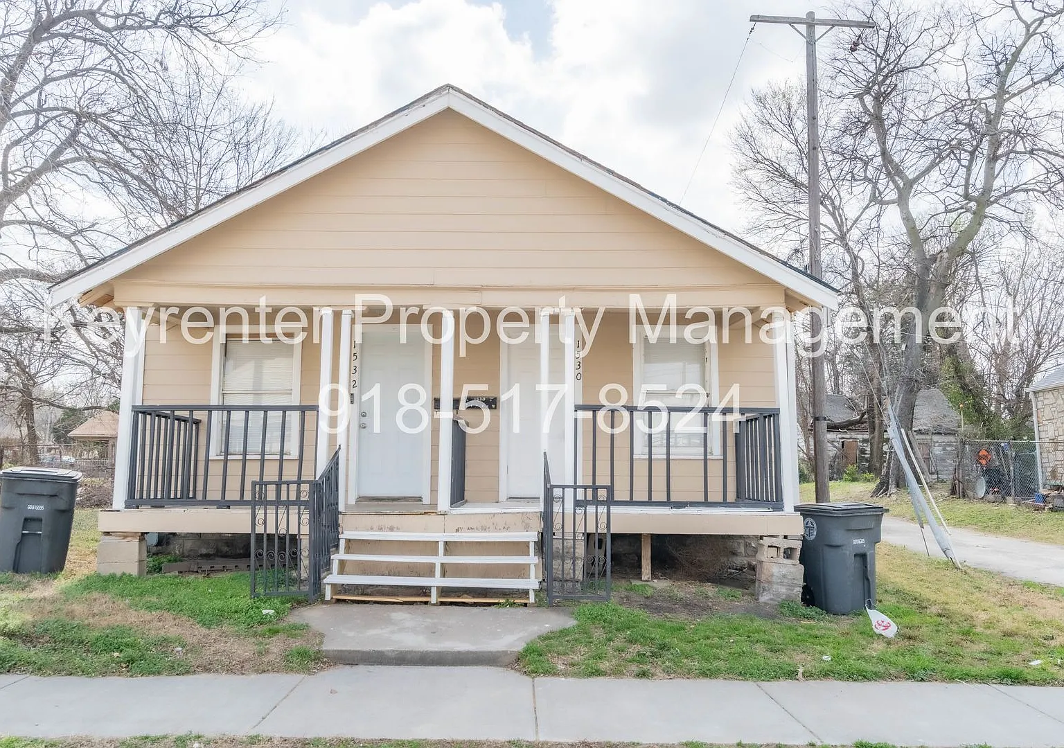 E 7th St Duplex — Photo 1