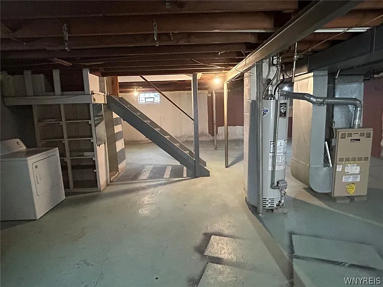 1835 Military Rd — Photo 28