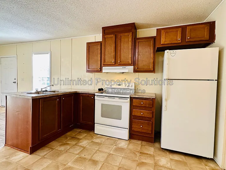 9765 Old Mill Rd NE #101 — Photo 4