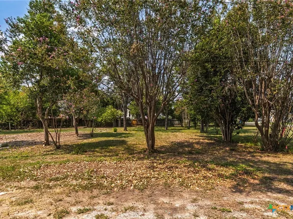 1308 Bert St, Seguin, TX 78155