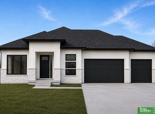 10019 Prospect St, Papillion, NE 68046
