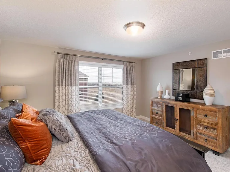 8064 Abercrombie Ln — Photo 13