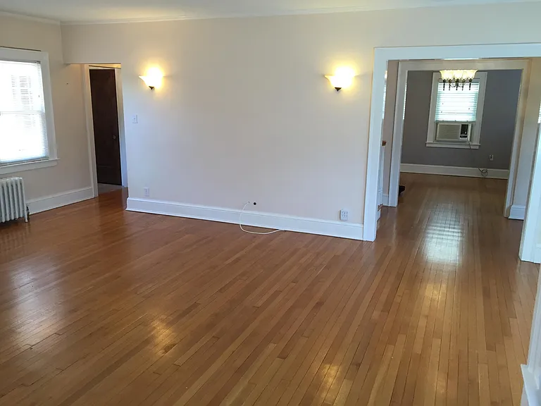 49 Penn Dr — Photo 6