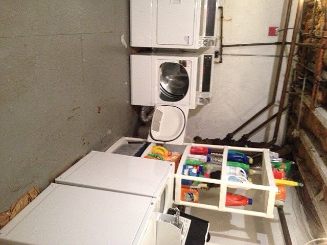 2nd image of 1919 Green St #11281297
