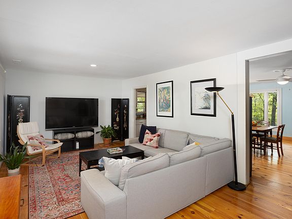 5th image of 3409 Pickett Rd