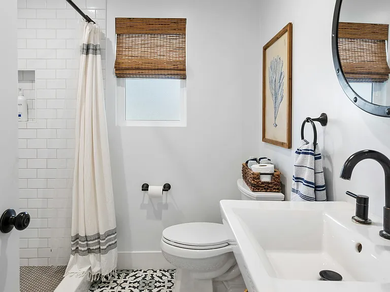 305 Neptune Ave — Photo 40