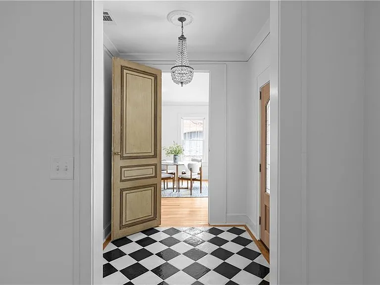 833 Martina Dr NE — Photo 4
