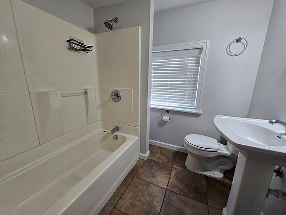 5th image of 1701 S Pine St