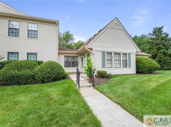 90 Griggs Pl, East Brunswick, NJ 08816