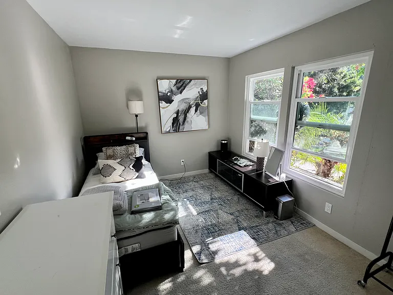 1868 Palisades Dr — Photo 17
